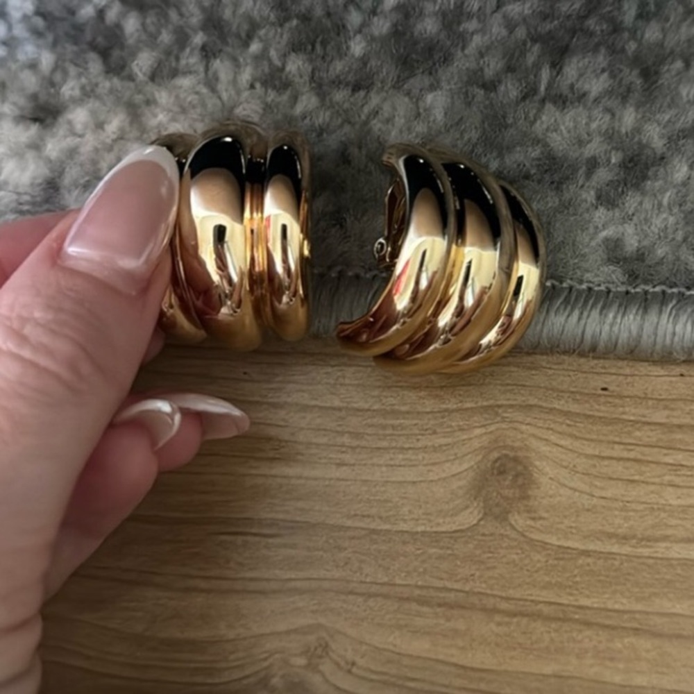ELSA SHIELD EARRINGS CLIP ON